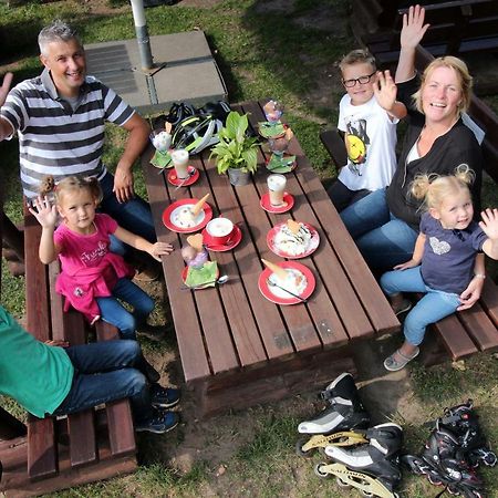 Familien- Und Freizeithotel Gutshaus Petkus Exteriör bild